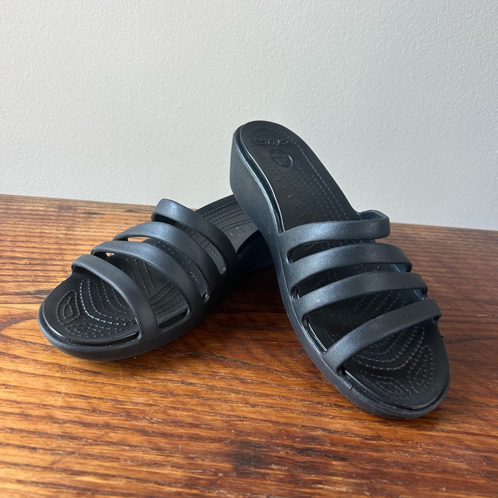 Woman’s Black Croc heeled Sandals
